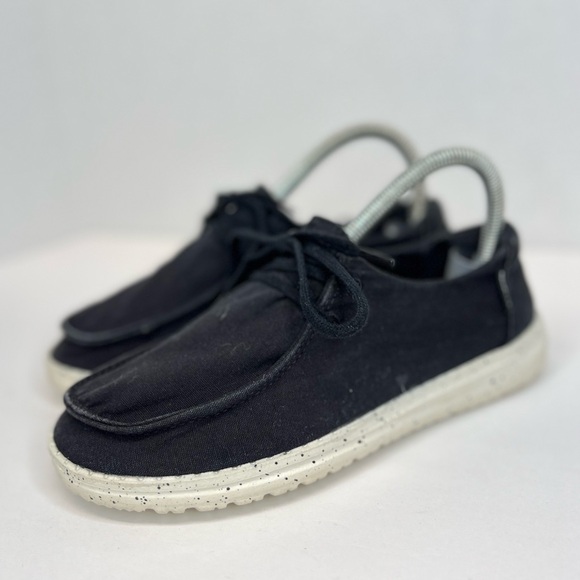 HEY DUDE WOMEN'S WENDY L BLACK Sz 7 WOMEN’S SHOES Comfort Loafers XLNT CLEAN - Picture 1 of 15